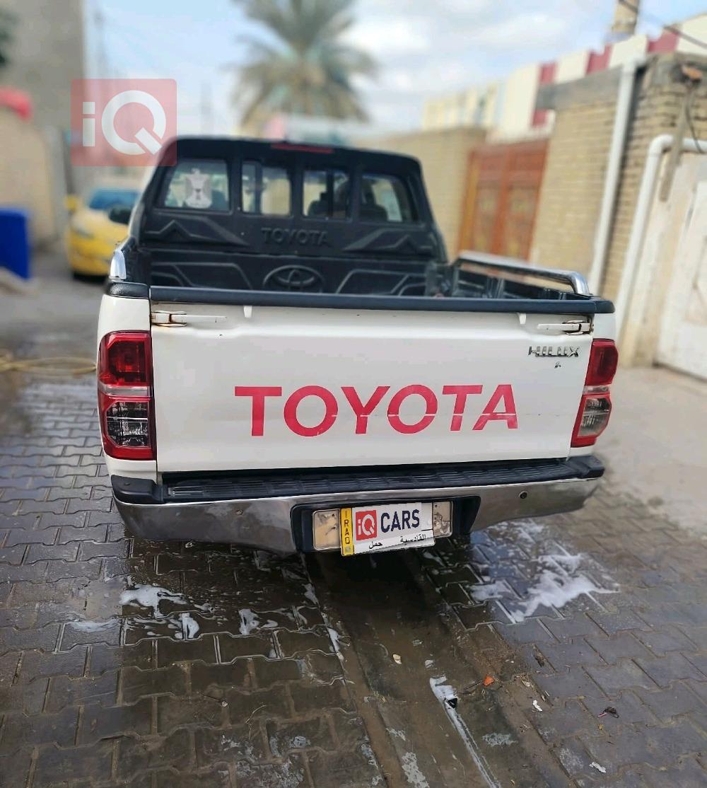 تويوتا هايلوكس